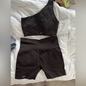 Set Active Bike Shorts and Bra Top Set
